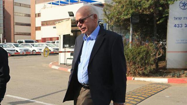 Amos Regev, Editor in Chief of Israel Hayom, taken in for questioning (Photo: Yaron Brener)