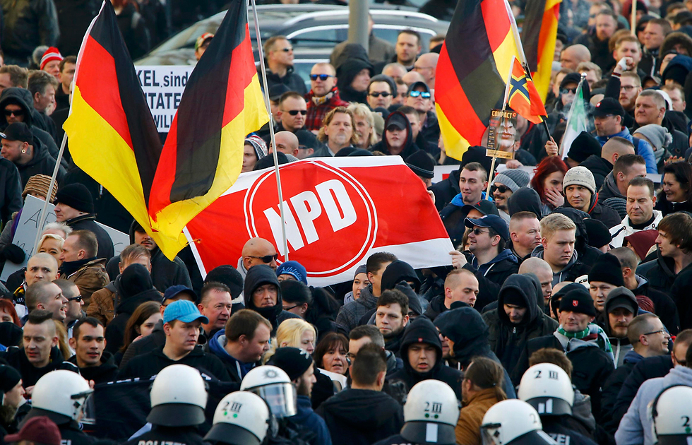 תומכי NPD בגרמניה (צילום: רויטרס) (צילום: רויטרס)