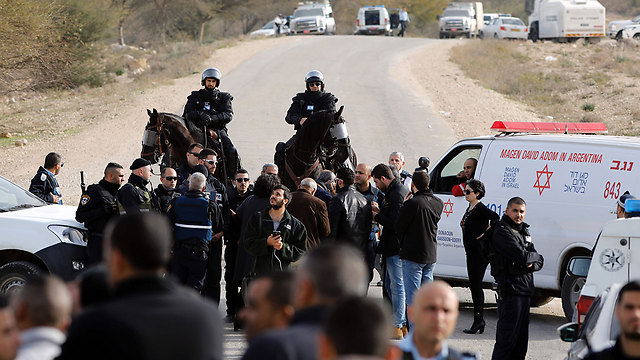 המהומות אתמול בכפר (צילום: AFP) (צילום: AFP)