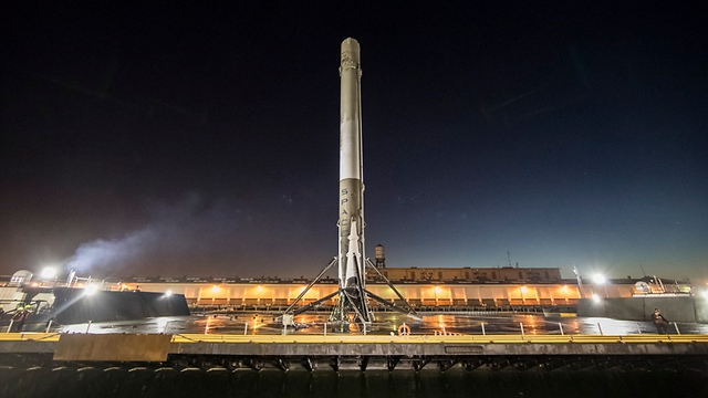 Приземление Falcon 9. Фото: SpaceX