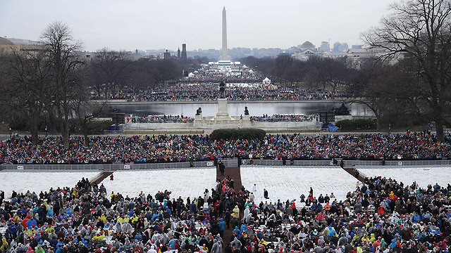 ההמונים מתכנסים בלב וושינגטון לקראת טקס ההשבעה (צילום: EPA) (צילום: EPA)