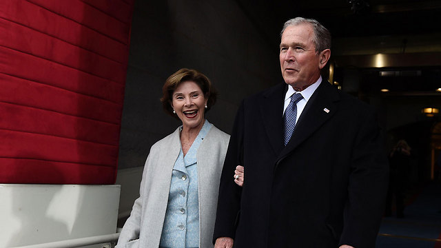 ג'ורג' ולורה בוש (צילום: AFP) (צילום: AFP)