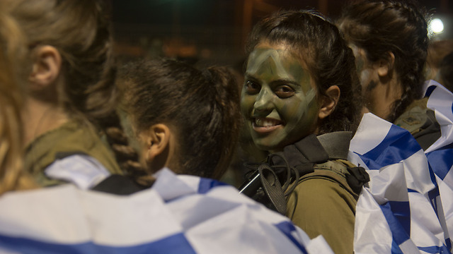 Девушки в израильской армии. Фото: пресс-служба ЦАХАЛа (Photo: IDF Spokesperson's Unit)
