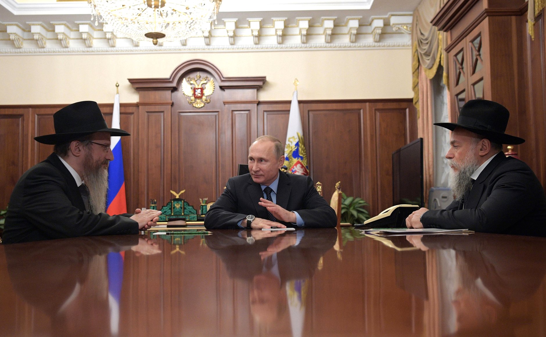 Владимир Путин с раввинами. Фото: пресс-служба Кремля