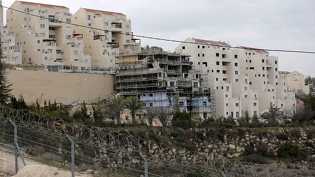 Settlement construction in Kiryat Arba (Photo: EPA) (Photo: EPA)