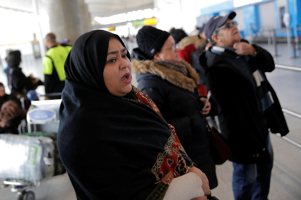מהגרים מוסלמים בשדה התעופה JFK בניו יורק (צילום: רויטרס) (צילום: רויטרס)