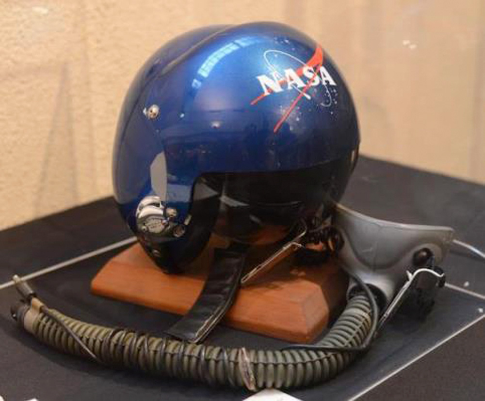 Летный шлем Илана Рамона, экспонат выставки