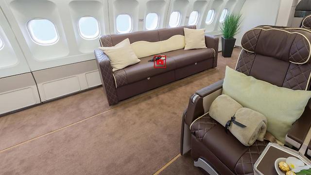 יש גם ספה לאורחים (צילום: Air X) (צילום: Air X)