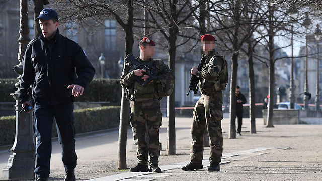 Police seal off the area (Photo: AFP)