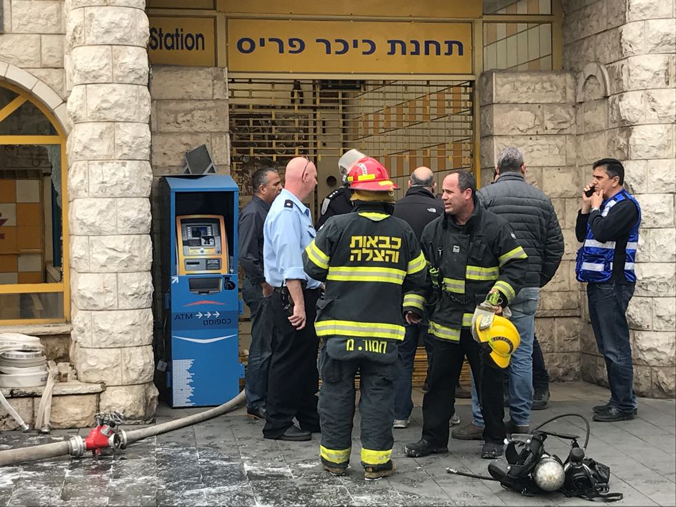 Fire fighters on the scene (Photo: Reuven COhen)