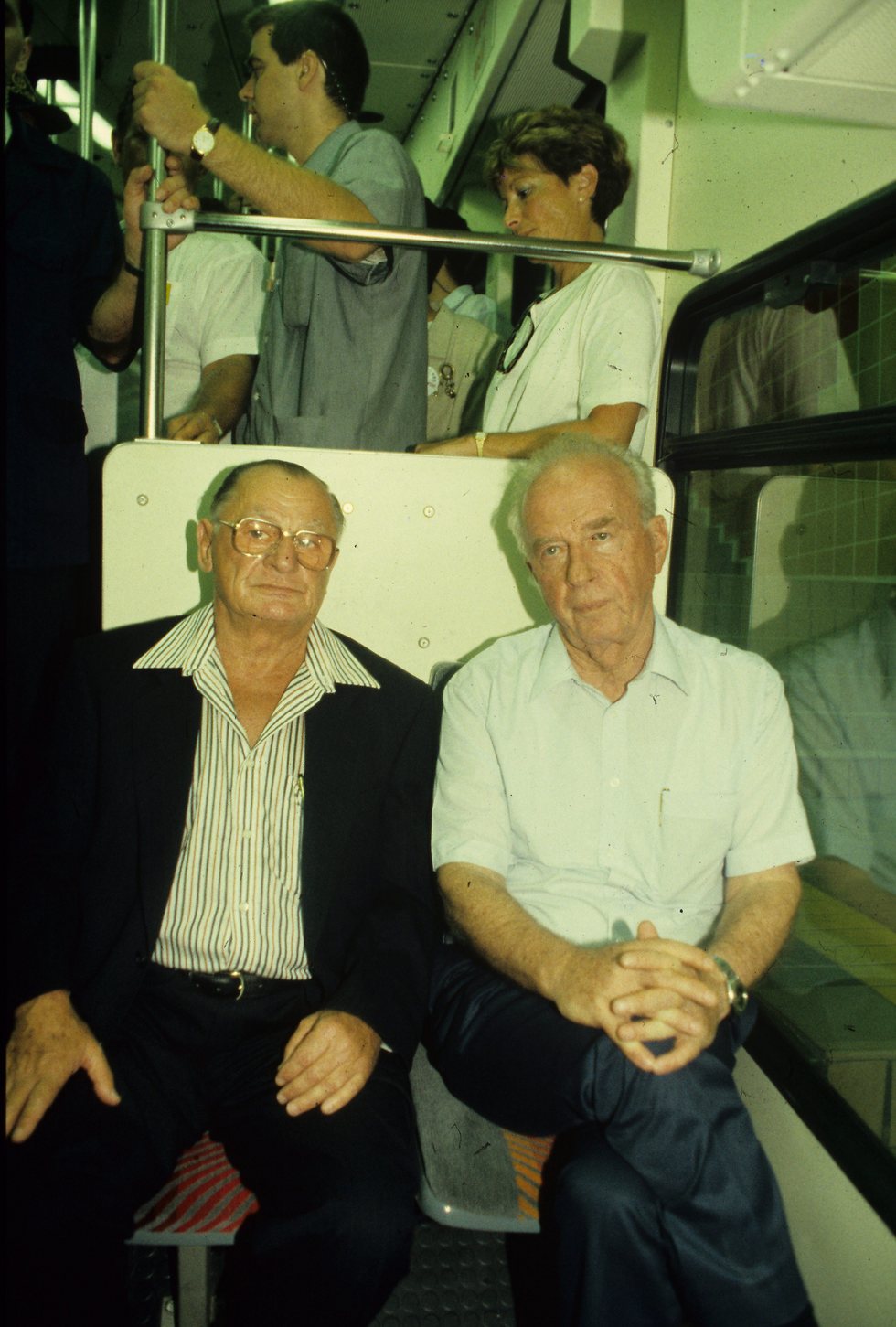 רבין ז"ל וראש העיר גוראל ז"ל בפתיחת הכרמלית החדשה, 1992 (צילום: רון סולומון) (צילום: רון סולומון)