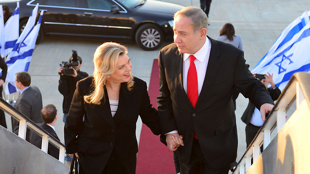 Netanyahu and his wife Sarah on their way to London, Sunday (Photo: Kobi Gideon/GPO)