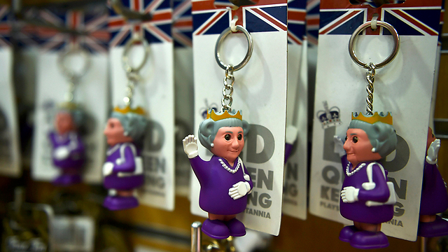 מחזיקי מפתחות של המלכה (צילום: רויטרס) (צילום: רויטרס)