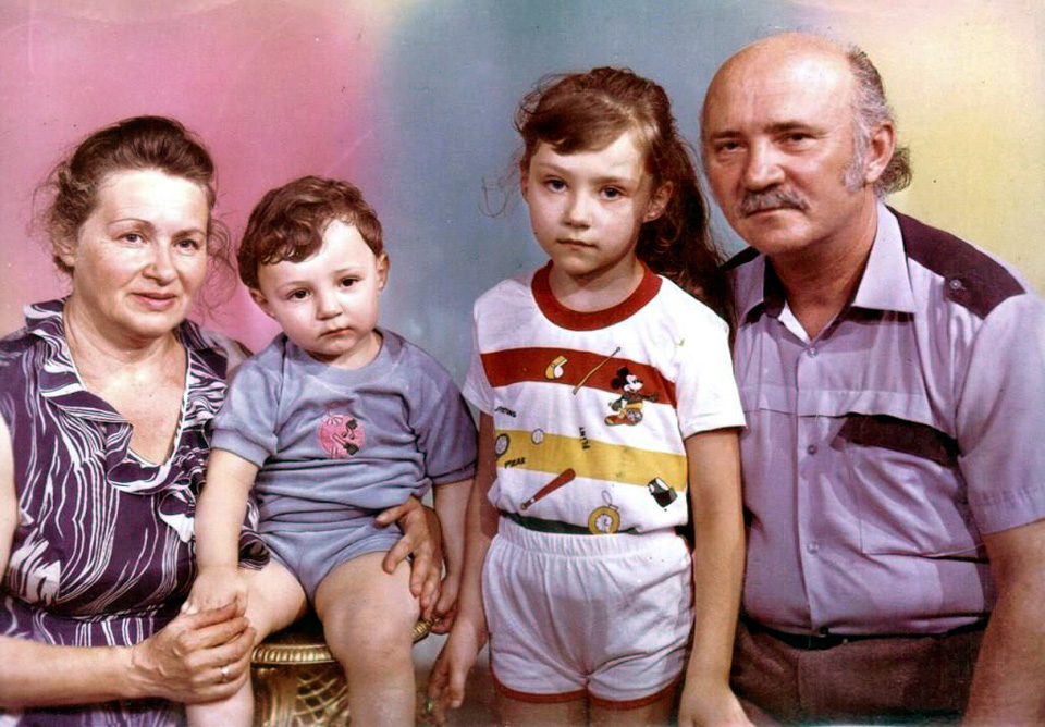 Та самая фотография: Оля Маламуд с бабушкой, дедушкой и братом