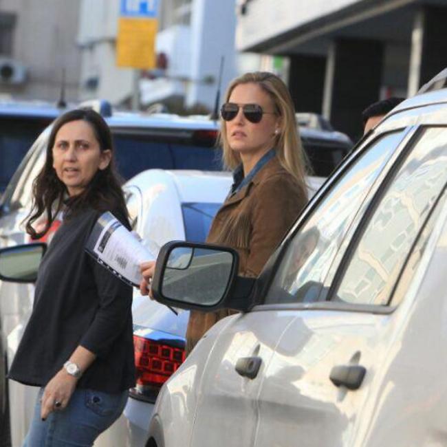 צריכה שנזרוק מילה לדונלד טראמפ? רפאלי (צילום: מוטי לבטון) צריכה שנזרוק מילה לדונלד טראמפ? רפאלי (צילום: מוטי לבטון)