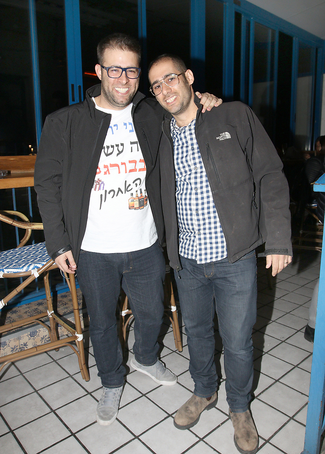האח הצעיר לבית משפחת חזן, עמרי (צילום: ענת מוסברג) האח הצעיר לבית משפחת חזן, עמרי (צילום: ענת מוסברג)