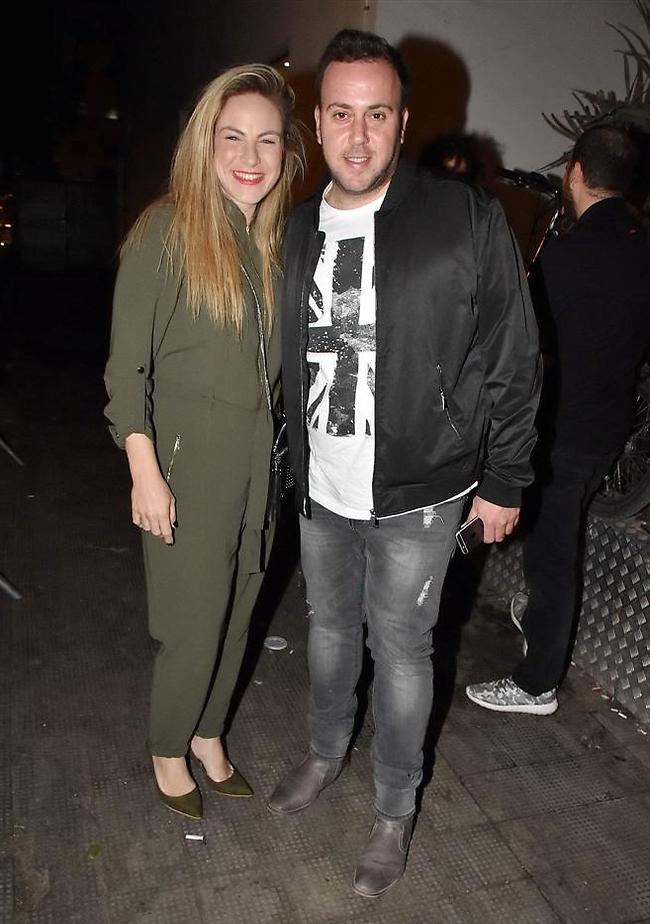 שרת לו שיר יום הולדת? ניקי גולדשטיין ואשתו (צילום: אביב חופי) שרת לו שיר יום הולדת? ניקי גולדשטיין ואשתו (צילום: אביב חופי)