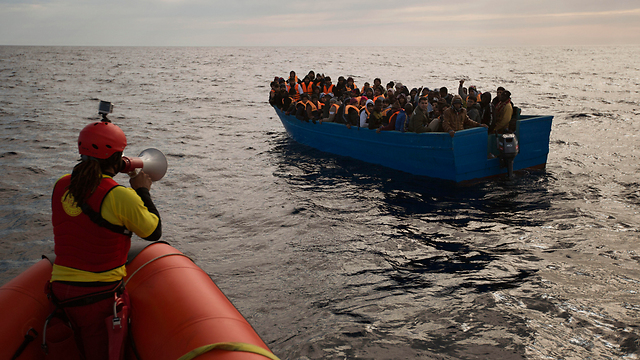 מאז תחילת השנה חולצו מהים התיכון כ-8,500 מהגרים, רובם אפריקנים (צילום: AP) (צילום: AP)