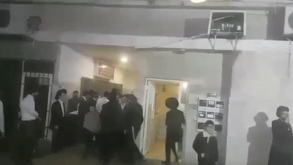 Haredi victim takes cover and calls the police