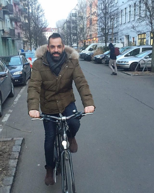 אפשר ליפול מהאופניים (ולקום) גם בברלין (צילום: חזי מנע)