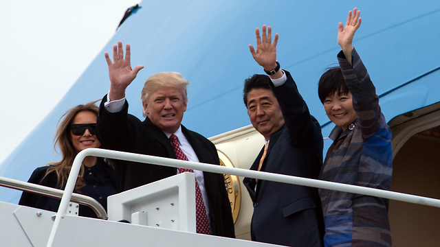 הזוג טראמפ והזוג אבה מיפן (צילום: AFP) (צילום: AFP)