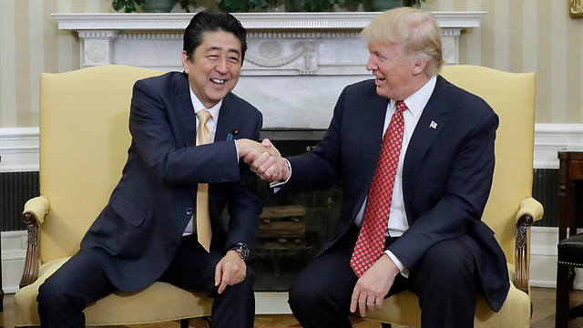 US President Donald Trump, right, meets with Japan's Prime Minister Shinzo Abe at the White House (Photo: AP)