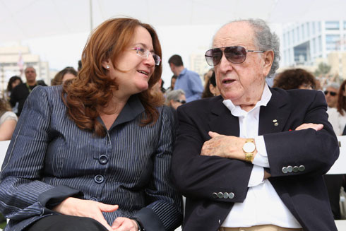 דנה עזריאלי ממשיכה את אביה, דוד, כמובילת רשת הקניונים החזקה בישראל. היא תהיה בעלת דעה מרכזית מי יתכנן את הבניין (צילום: עמית שעל, כלכליסט)