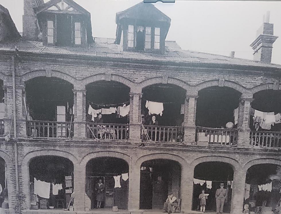 הגטו היהודי בסין, תחת הכיבוש היפני. לא הסכימו להסגיר יהודים ()