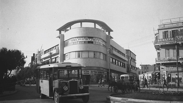 רחוב אלנבי וכיכר מגן דוד בשנות ה-30 (צילום: לע"מ) (צילום: לע