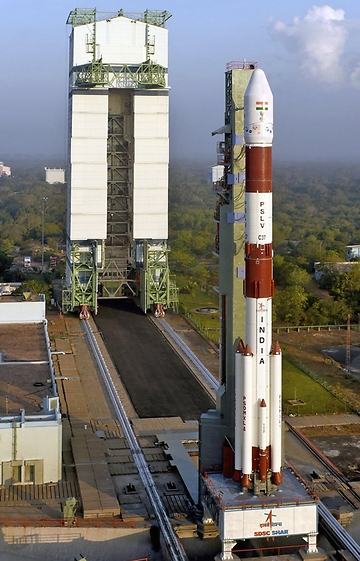 The India rocket launching nanosatellites into space (Photo: EPA)