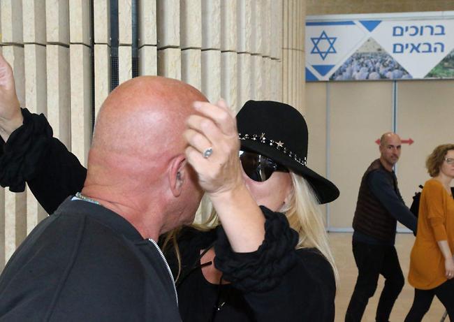 כמה התגעגעת אלי? (צילום: מוטי קמחי) כמה התגעגעת אלי? (צילום: מוטי קמחי)