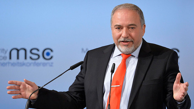 Lieberman speaking at the Munich Security Conference (Photo: EPA)