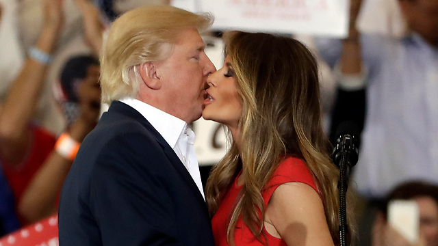 Дональд и Мелания Трамп: президентский поцелуй.Фото:АП