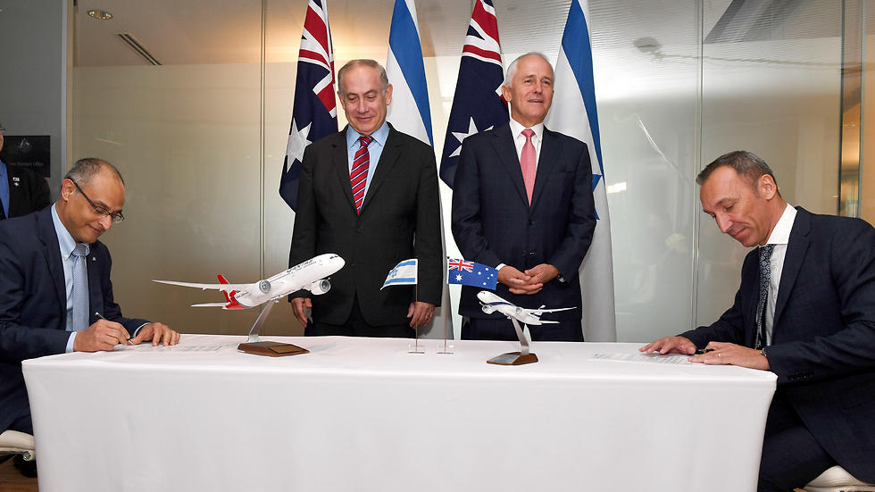 Netanyahu and Turnbull sign cooperation agreements (Photo: AP)