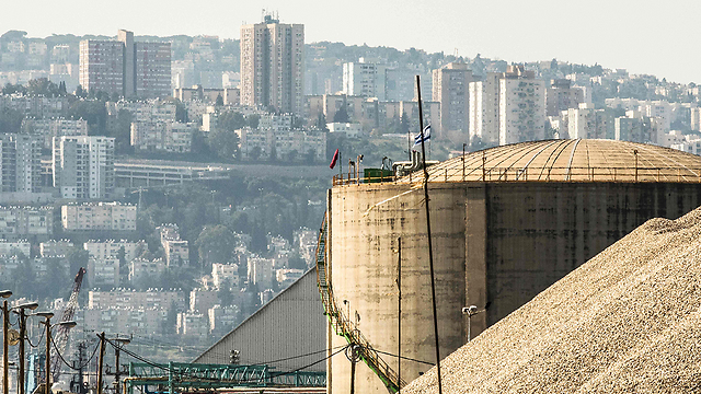 The Haifa ammonia tank (Photo: AFP)