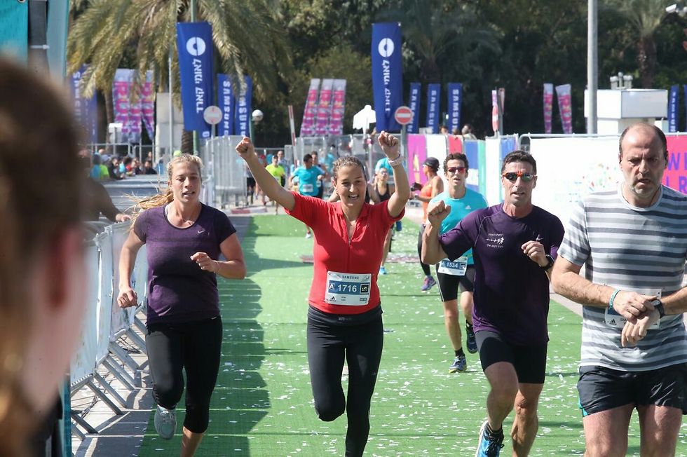 פאר מסיימת בשישי האחרון את מרתון תל אביב (צילום: אורן אהרוני) (צילום: אורן אהרוני)