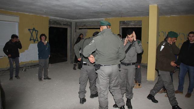 Security forces in the 9th house (Photo: Mati Amar, TPS)