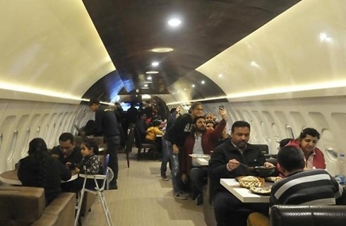 המסעדה ההודית בתוך מטוס. 72 מושבים מרווחים