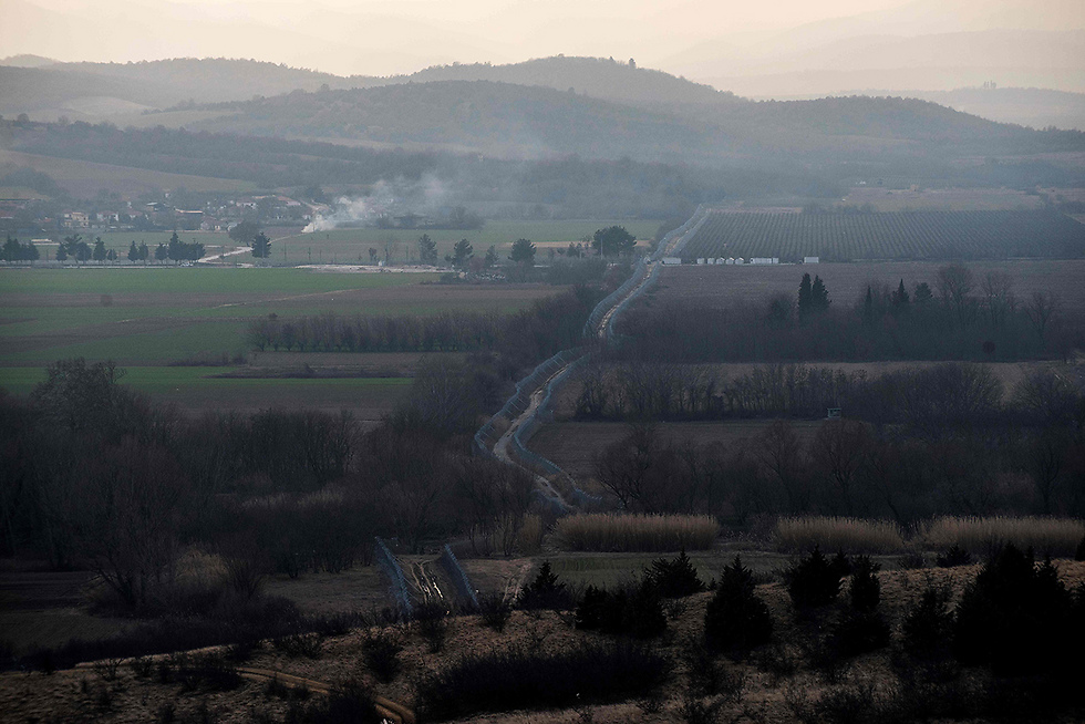 הגבול בין יוון למדינת מקדוניה (צילום: AFP) (צילום: AFP)