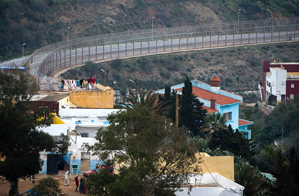 המובלעת הספרדית. גבול מרוקו-סאוטה (צילום: AFP) (צילום: AFP)
