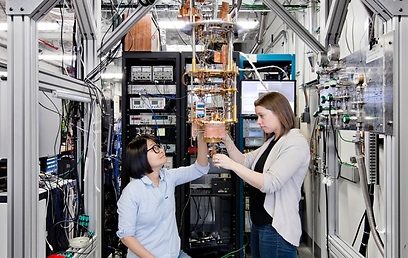 מעבדה של IBM (צילום: IBM) (צילום: IBM)