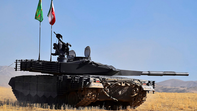 כך נראה טנק ה"כראר" החדש (צילום: AP, Iranian Defense Ministry) (צילום: AP, Iranian Defense Ministry)