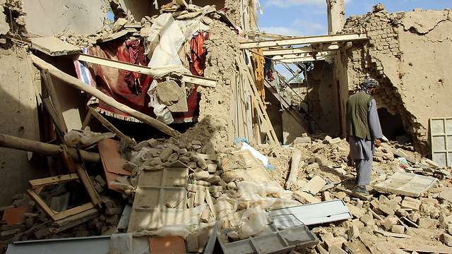 מבנה שהופצץ על ידי האמריקנים כדי לסייע לכוחות אפגניים ואמריקניים בשטח. קונדוז (צילום: רויטרס) (צילום: רויטרס)
