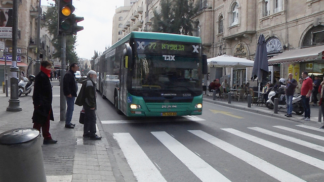 תחבורה ציבורית בירושלים. לא מספיק (צילום: אלי מנדלבאום) (צילום: אלי מנדלבאום)