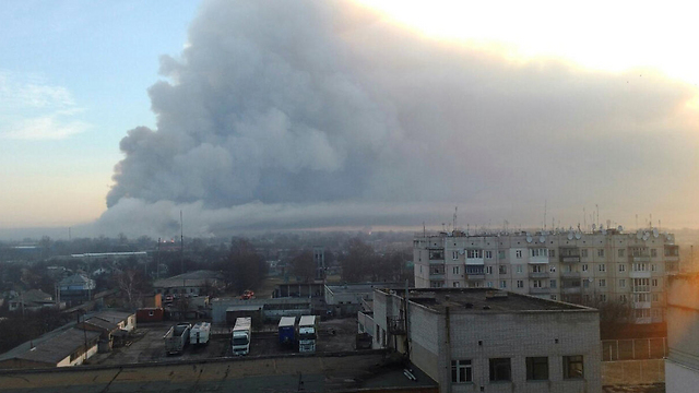 פינוי המוני מהעיר בלקליה בעקבות שריפת הענק (צילום: רויטרס) (צילום: רויטרס)