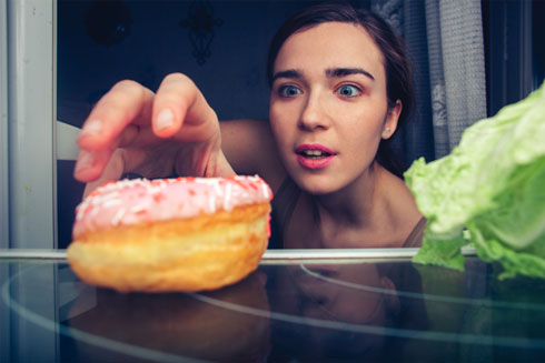 ככל שאוכלים יותר, כך רוצים לאכול עוד ועוד (צילום: Shutterstock)