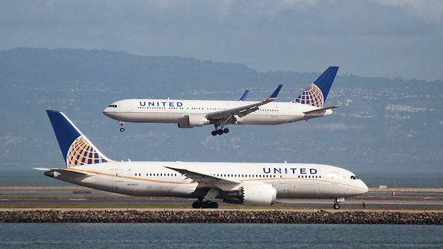 חברת התעופה האמריקנית מגבה את החלטת הדיילת שמנעה מהילדות לעלות למטוס (צילום: רויטרס) (צילום: רויטרס)