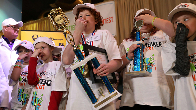 נכשל בשלוש תחרויות קודמות. המנצח בן ה-12 קונור סלוקומב (צילום: רויטרס) (צילום: רויטרס)