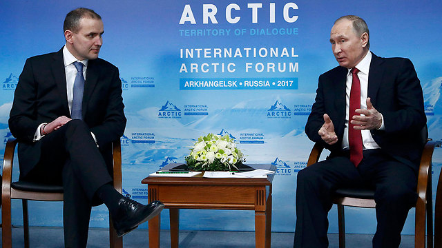 פוטין ונשיא איסלנד גודני יוהנסון, היום ברוסיה (צילום: רויטרס) (צילום: רויטרס)