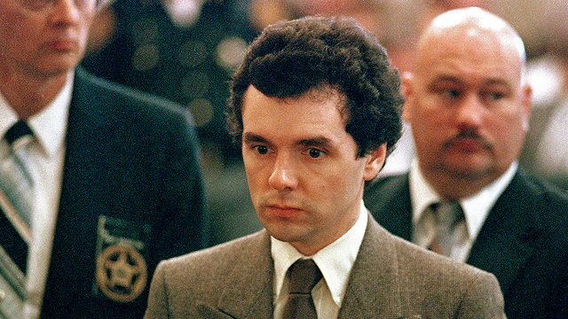 הארווי ב-1987, אז הורשע ברצח (צילום: AP) (צילום: AP)
